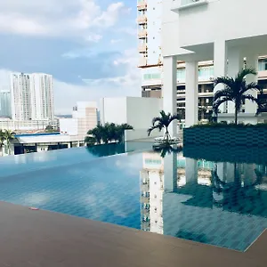 Pinnacle Tower By Feel Guest house Johor Bahru